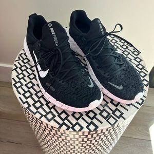 Women’s Nike Free Run 5.0, Size 7.5